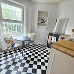 Period Newly Renovated Great Neighbourhood 別荘 *