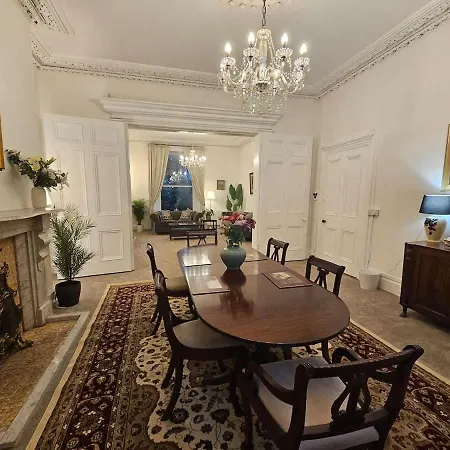 펜션 Period Newly Renovated Great Neighbourhood 더블린