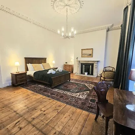 펜션 Period Newly Renovated Great Neighbourhood *