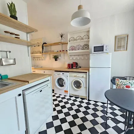 בית נופש Period Newly Renovated Great Neighbourhood *