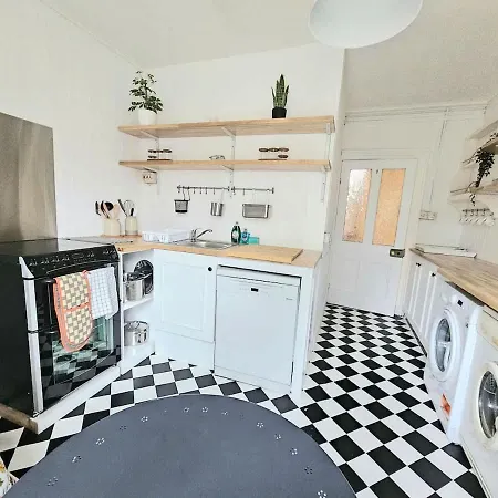 Period Newly Renovated Great Neighbourhood דבלין