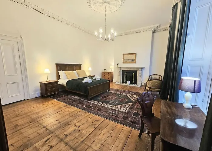 펜션 Period Newly Renovated Great Neighbourhood *