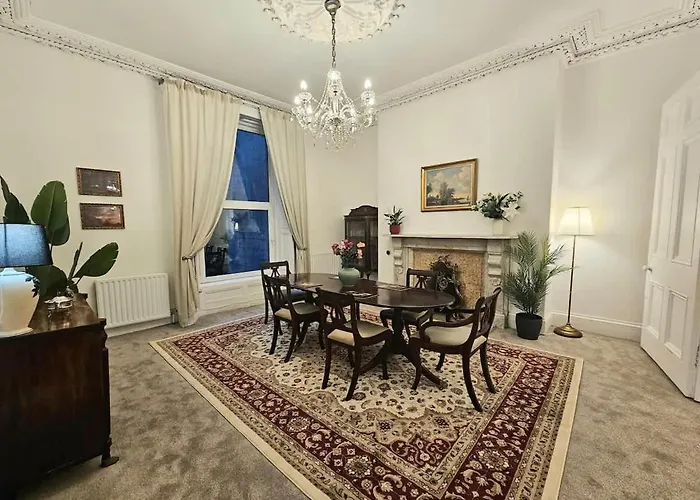 펜션 Period Newly Renovated Great Neighbourhood 더블린