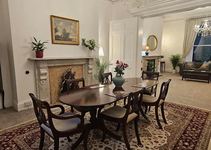 Period Newly Renovated Great Neighbourhood 펜션