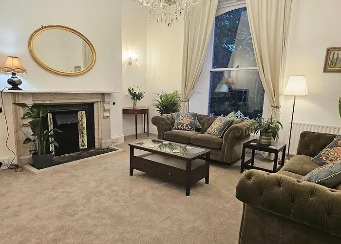 Period Newly Renovated Great Neighbourhood 펜션 더블린