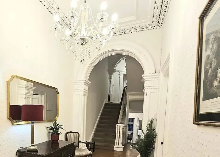 Period Newly Renovated Great Neighbourhood 펜션 더블린