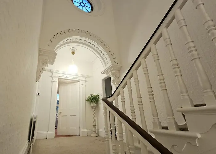 Period Newly Renovated Great Neighbourhood