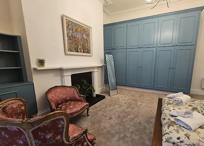 펜션 Period Newly Renovated Great Neighbourhood