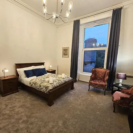 Period Newly Renovated Great Neighbourhood *